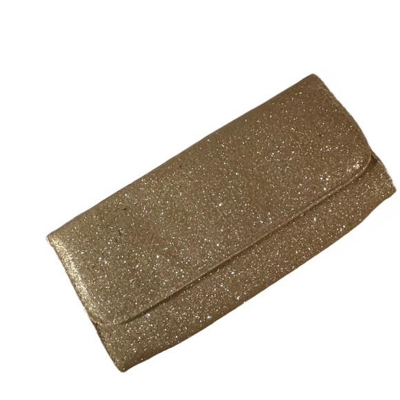 Bare essentials Handbags - Gold clutch bag. Bare essentials. Great for holidays
